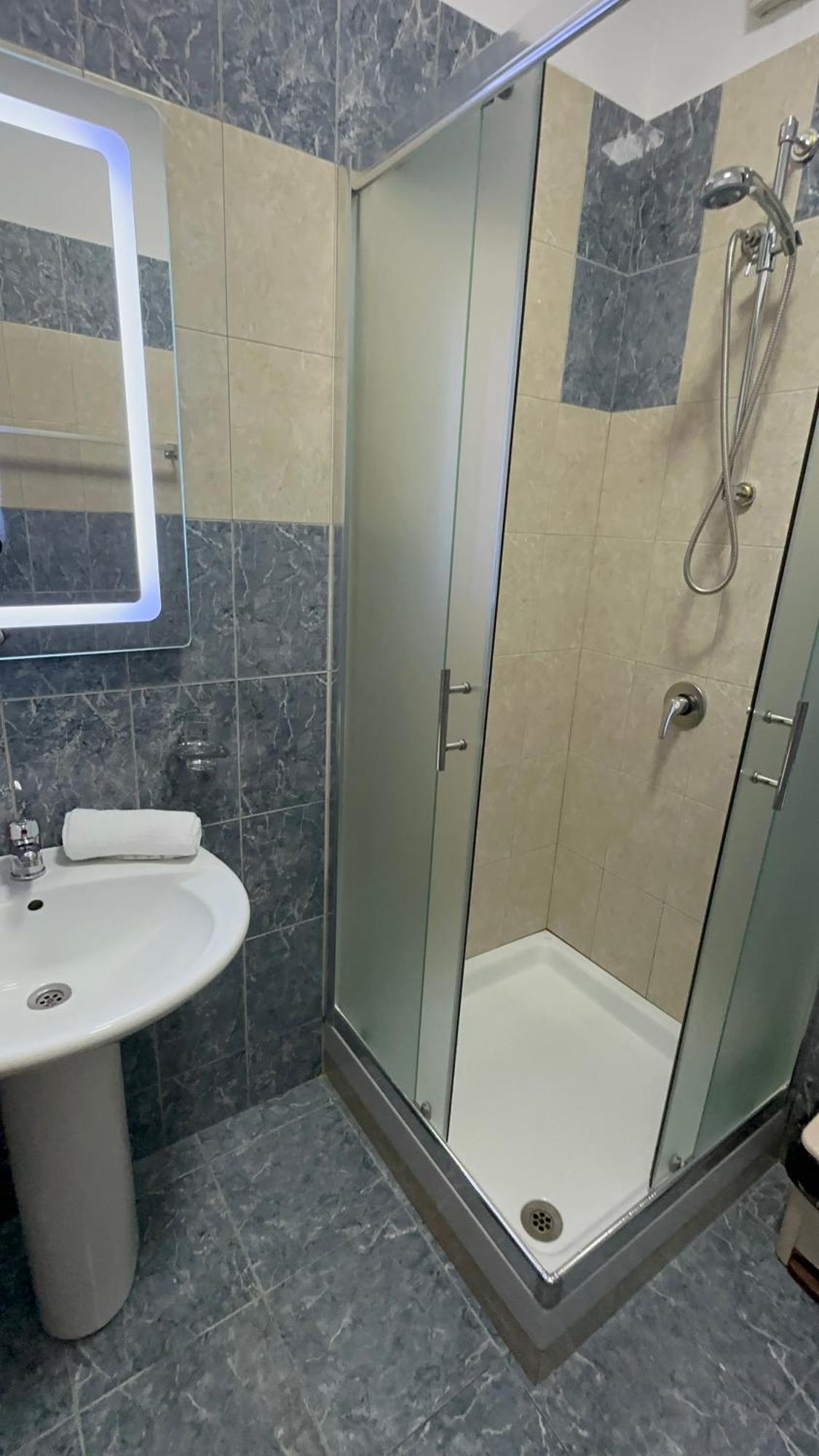 Dioras Apartment. Tirana Buitenkant foto