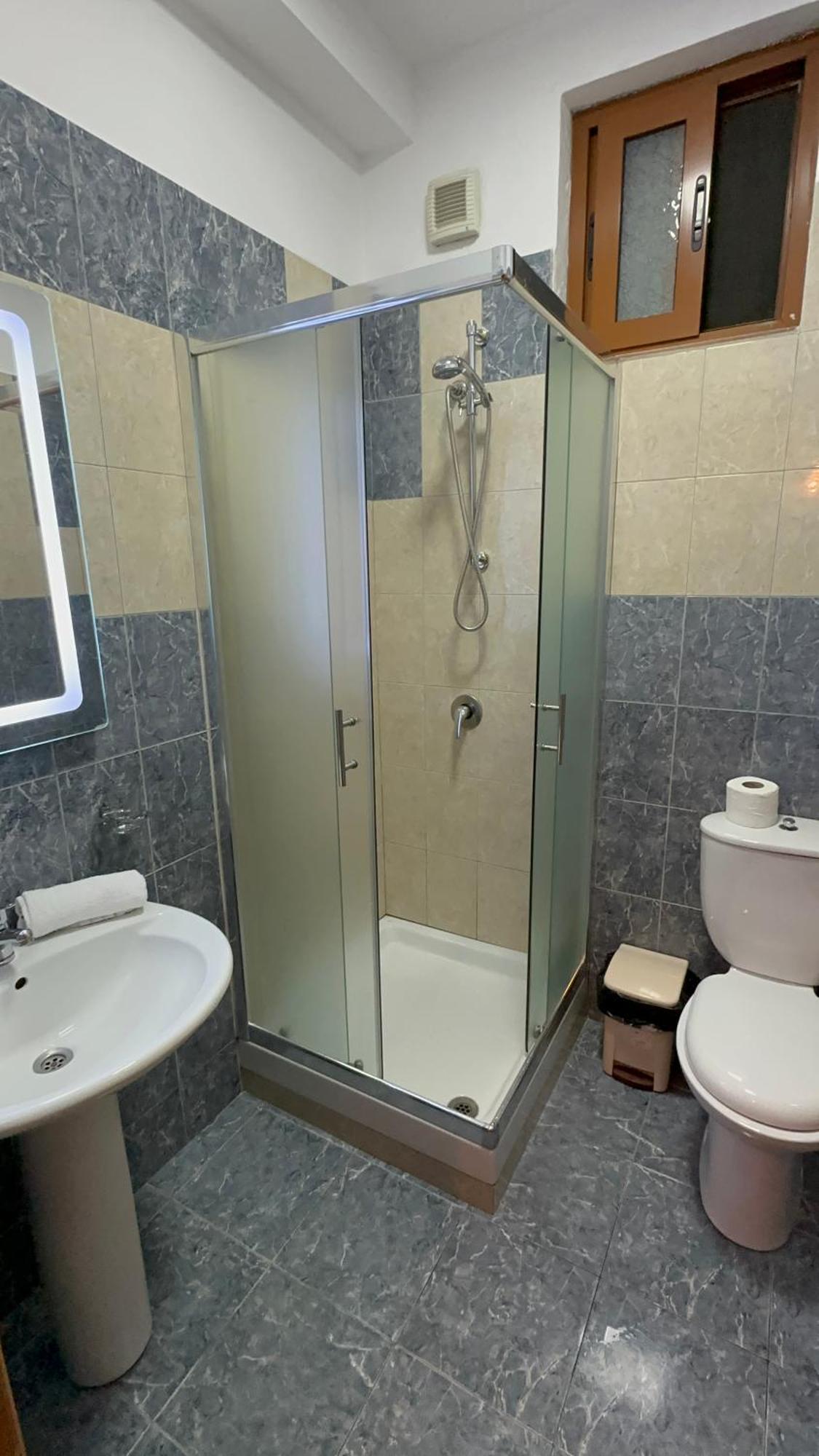 Dioras Apartment. Tirana Buitenkant foto